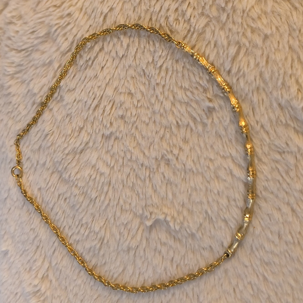 Golden Toned Vintage Necklace